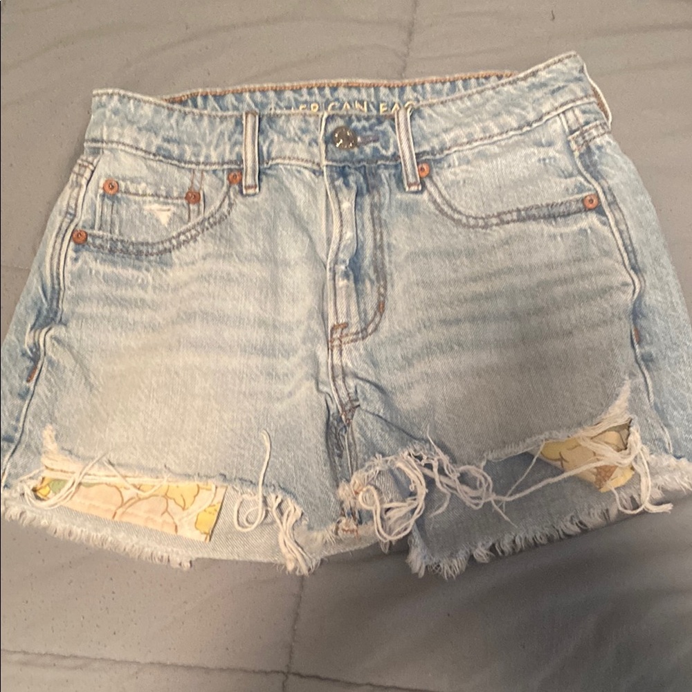 American Eagle Tomgirl Jean Shorts Distressed Style with Floral Pattern